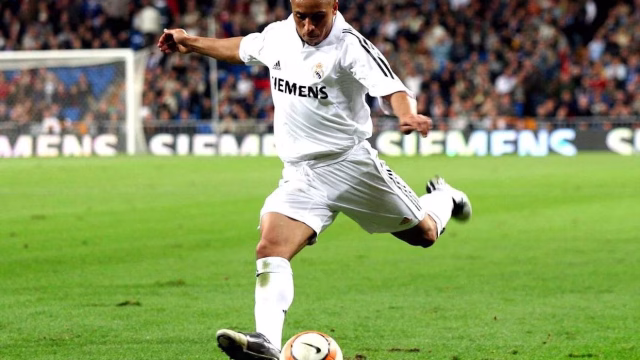 Roberto Carlos Says He Lost 99% of His Career Earnings Because of Agent and Family Problems
